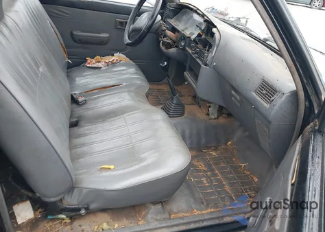 1993 Toyota Pickup 1/2 Ton Short Whlbase Stb z USA, uszkodzony, nr VIN 4TARN81A1PZ063575